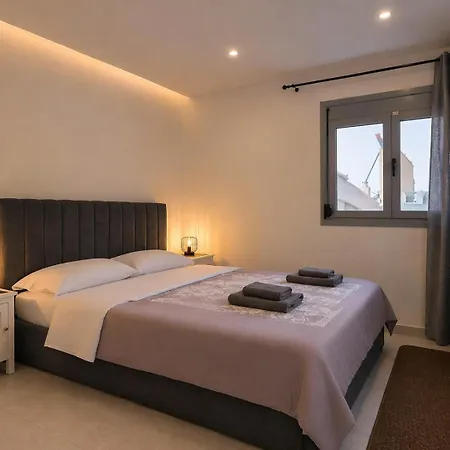 Elisia Apartment *