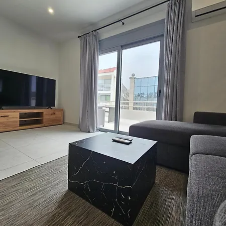 Elisia Apartment *
